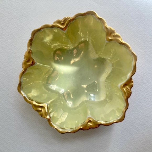 M. Z. Austria Smaller Yellow & Copper Fluted Porcelain Bowl, 1912 - Picture 8 of 11